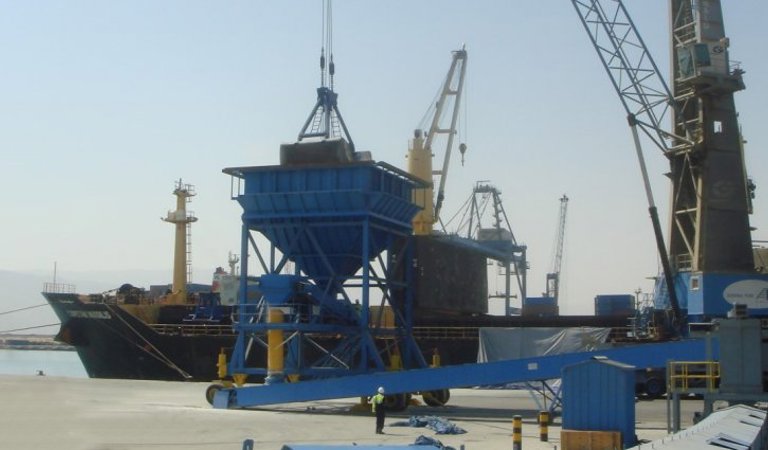 RAW SUGAR IMPORT - PORT UNLOADING