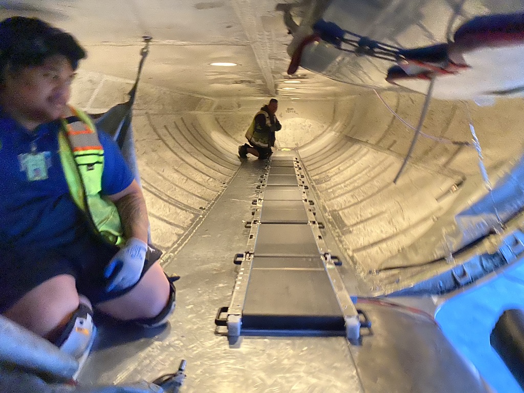 TISABAS™ compact motorized folding conveyor system